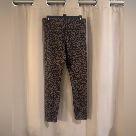 Cut the Frills Leopard Print Leggings - Picture 2 of 6